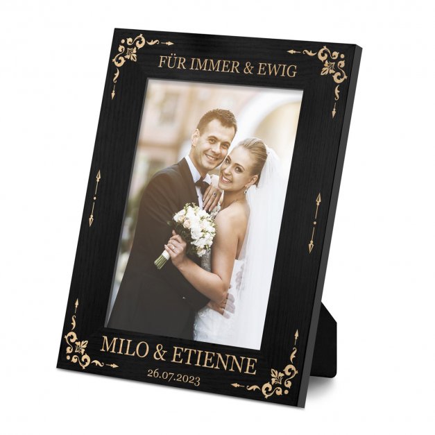 Schwarzer Fotorahmen mit Gravur für ein Paar zur Hochzeit
