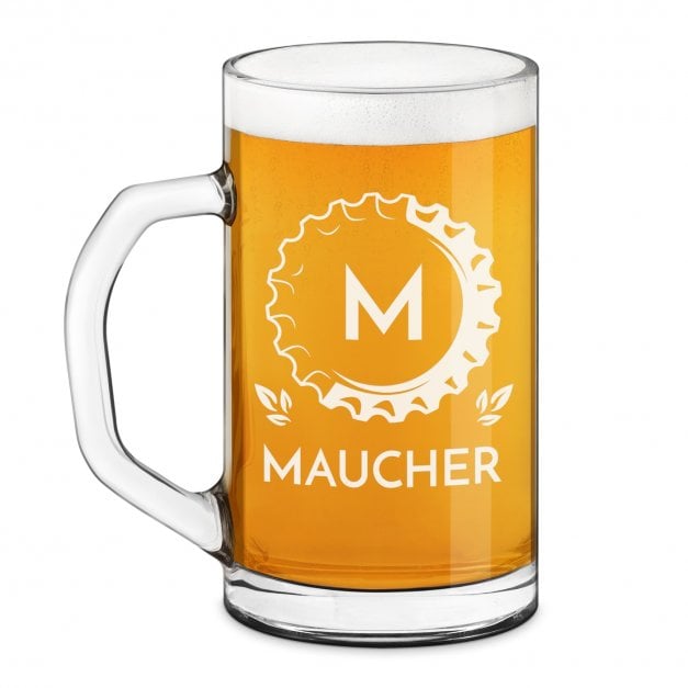 Bierseidel aus Glas mit Gravur eines Nachnamens für einen Bierliebhaber