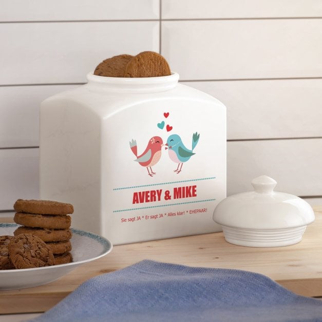 Weiße Keramikdose mit Aufdruck für ein Brautpaar zur Hochzeit Vögel