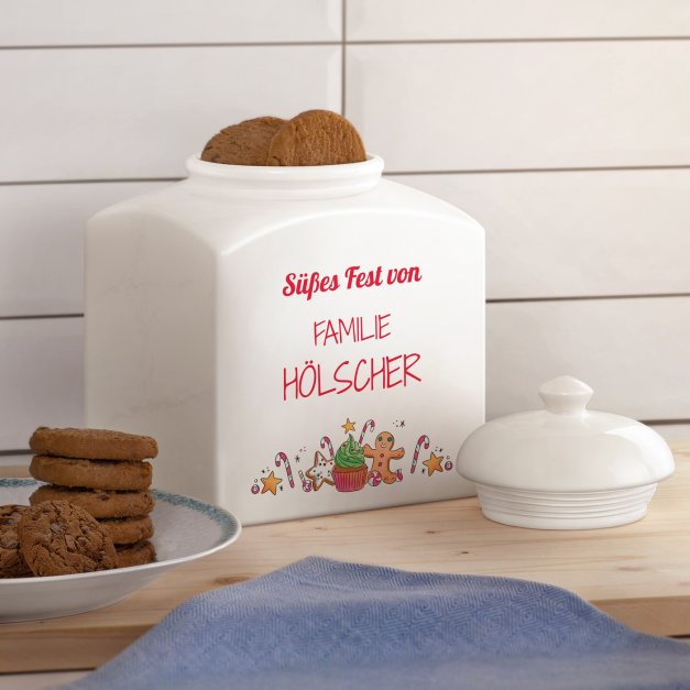 Weiße Keramikdose mit Aufdruck für ein Paar eine Familie zur Weihnachtszeit