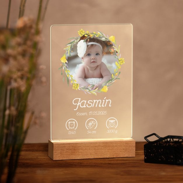 Beleuchteter LED-Rahmen mit eigenen Fotos und Holzständer Größe L für ein Mädchen zur Geburt