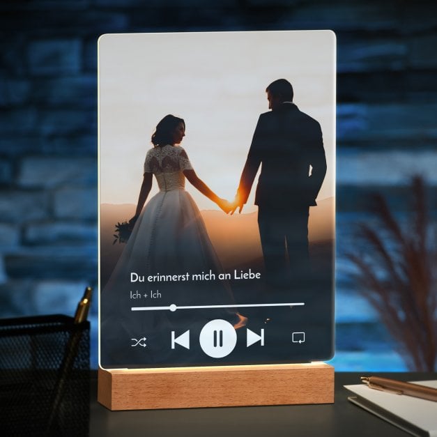 Beleuchteter LED-Rahmen mit eigenen Fotos und Holzständer Größe XL für ein Paar zur Hochzeit