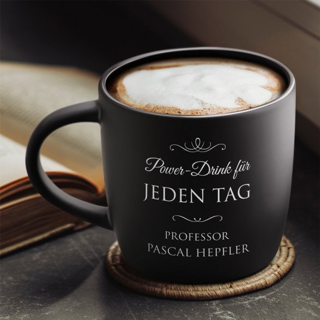 Keramikbecher mit Gravur Schwarz/Matt für einen Promotor der Diplomarbeit