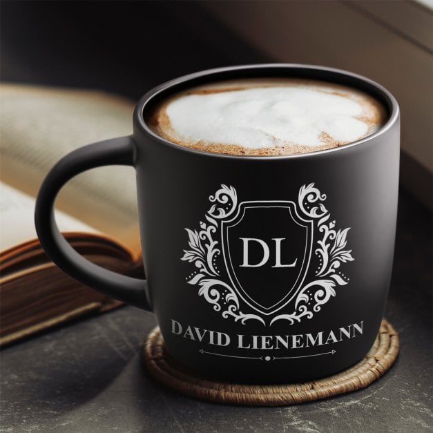 Keramikbecher mit Gravur Schwarz/Matt für einen Gentleman Wappen