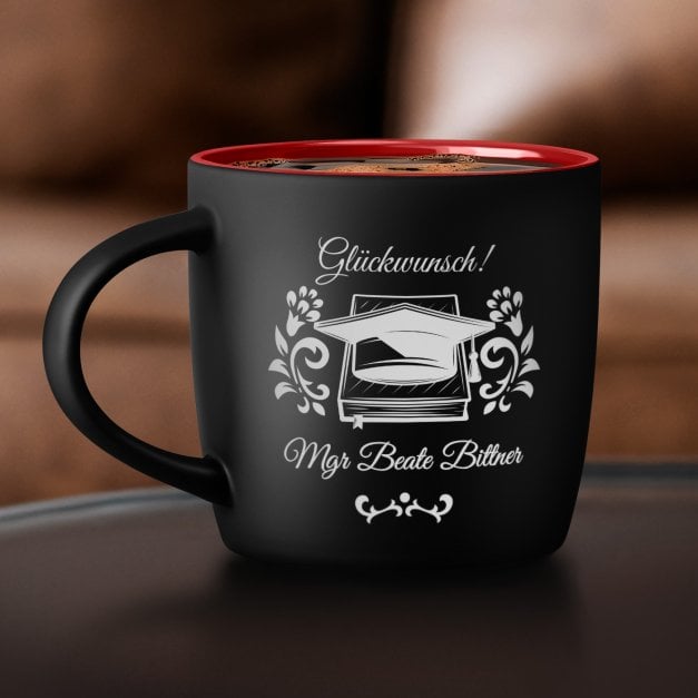 Keramikbecher mit Gravur Schwarz/Matt und Rot für eine Hochschulabsolventin
