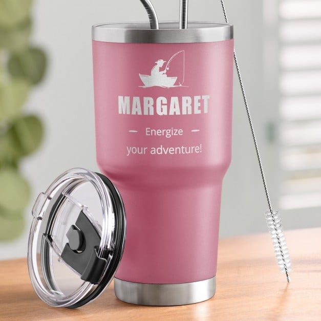 Pink Thermobecher mit transparentem Deckel und Gravur für eine Anglerin zum Ehrentag