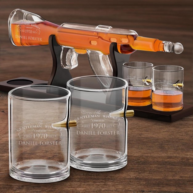 Whisky Karaffe in Gewehrform mit 4 Gläsern mit Gravur für einen Gentleman