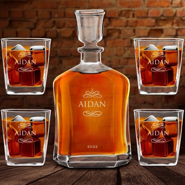 Whisky Karaffe Set mit 4 Gläsern und eingravierter Widmung für ihn zum Namenstag