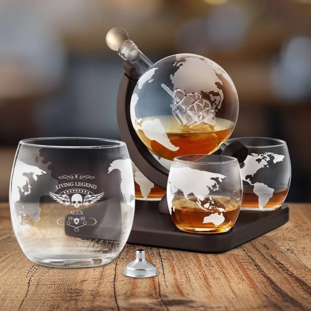 Whisky Karaffe in Globusform mit Schiff mit 4 Gläsern für einen Motorradfan zum Geburtstag