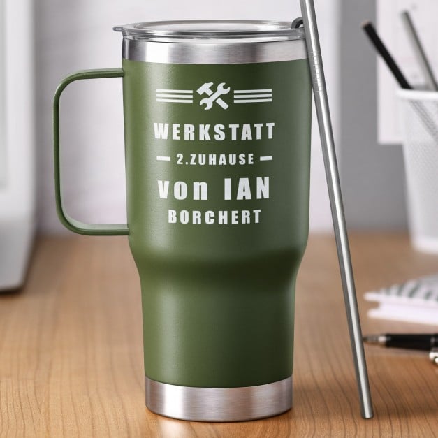 Grüner Isolierbecher mit transparentem Deckel und Gravur für einen Handwerker Mechaniker Motorsporfan zum Ehrentag