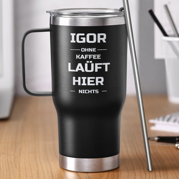 Schwarzer Isolierbecher mit transparentem Deckel und Gravur für einen Studenten zum Ehrentag