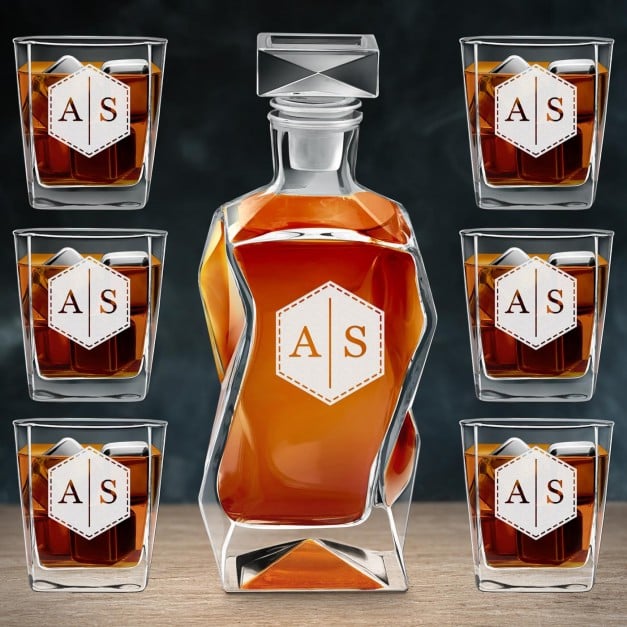 Moderne Whisky Karaffe mit 6 Gläsern und eingravierten Initialen für ein Paar, sie und ihn