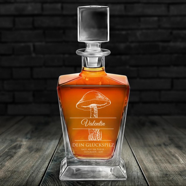 Pyramid Whisky Karaffe mit Gravur für einen Pilzsammler zum Jubiläum