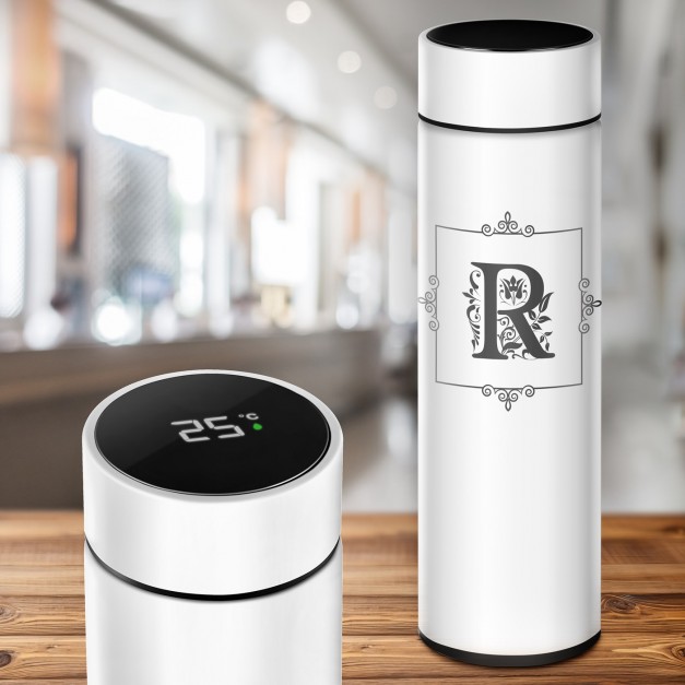 Weiße auslaufsichere Thermosflasche mit Gravur 400 ml und eingravierter Initiale