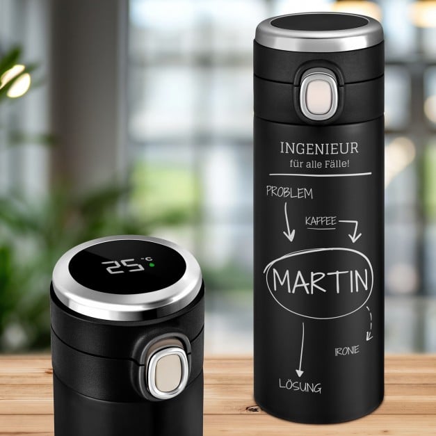 Schwarzer Reisebecher mit Gravur und LED-Touch-Anzeige für einen Ingenieur