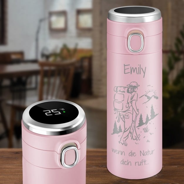 Rosa Reisebecher mit Gravur und LED-Touch-Anzeige für eine Weltenbummlerin, Bergliebhaberin