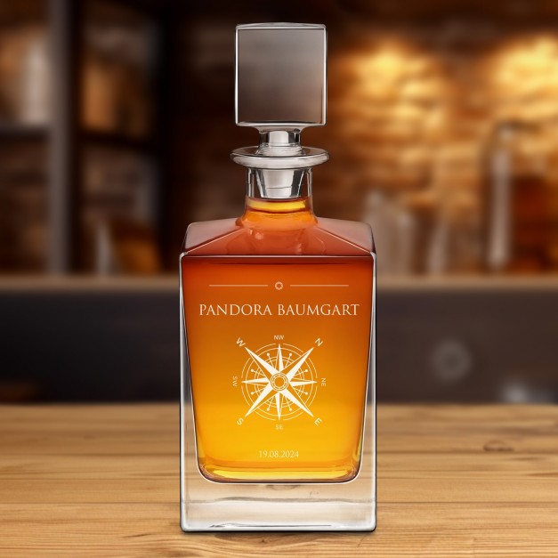 Cube Whisky Karaffe mit Gravur für eine Weltbummlerin, Bergsteigerin, Seglerin zum Geburtstag