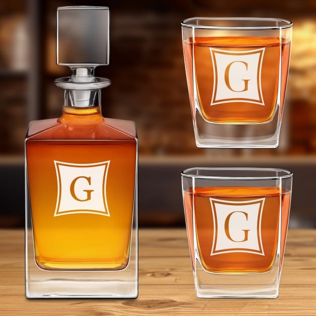Cube Whisky Karaffe mit 2 Gläsern und Gravur mit eingraviertem Initiale