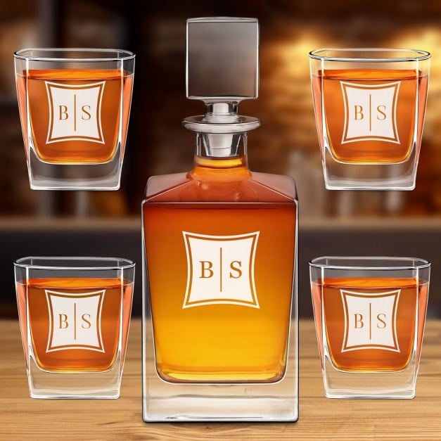 Cube Whisky Karaffe mit 4 Gläsern und eingravierten Initialen
