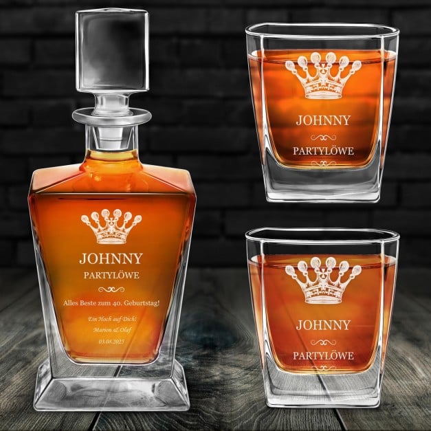 Pyramid Whisky Karaffe mit 2 Gläsern und Gravur für einen Partymenschen zum 40. Geburtstag