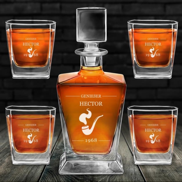 Pyramid Whisky Karaffe mit 4 Gläsern und Gravur für einen Whiskykenner zum Geburtstag