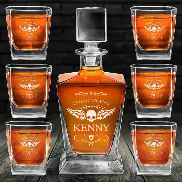 Pyramid Whisky Karaffe mit 6 Gläsern und Gravur für einen Motorradfan zum Geburtstag