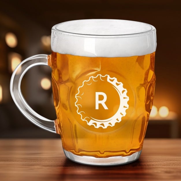 Bierkrug mit eingravierter Initiale
