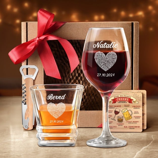 Wein- und Whisky Geschenk-Set mit Öffner und Untersetzer für ein Paar zum Hochzeitstag