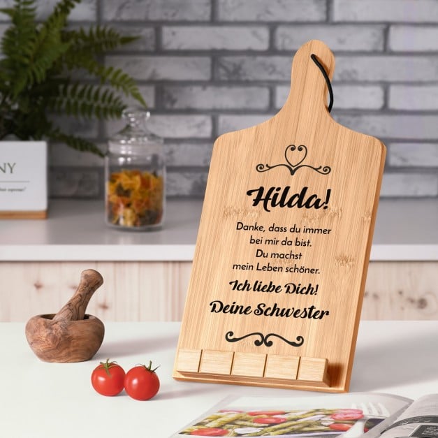 Buchständer in Form eines Küchenbretts mit Aufdruck für Ihre Schwester als Hochzeits-Dankeschön