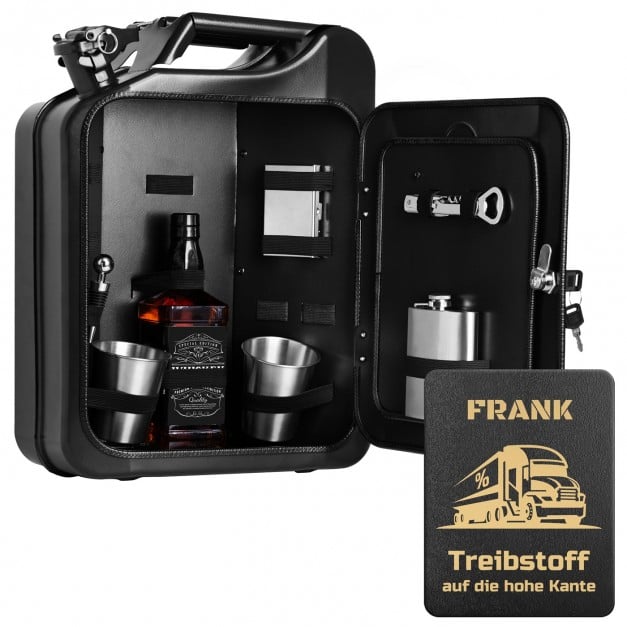Schwarzer Minibar-Kanister mit Ausrüstung und Gravur für einen LKW-Fahrer zum Geburtstag