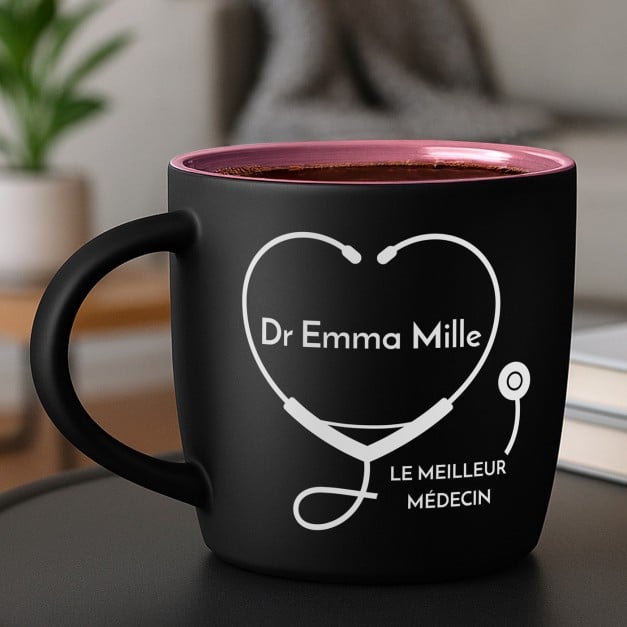 Keramikbecher mit Gravur Schwarz/Matt und Pink für eine Ärztin