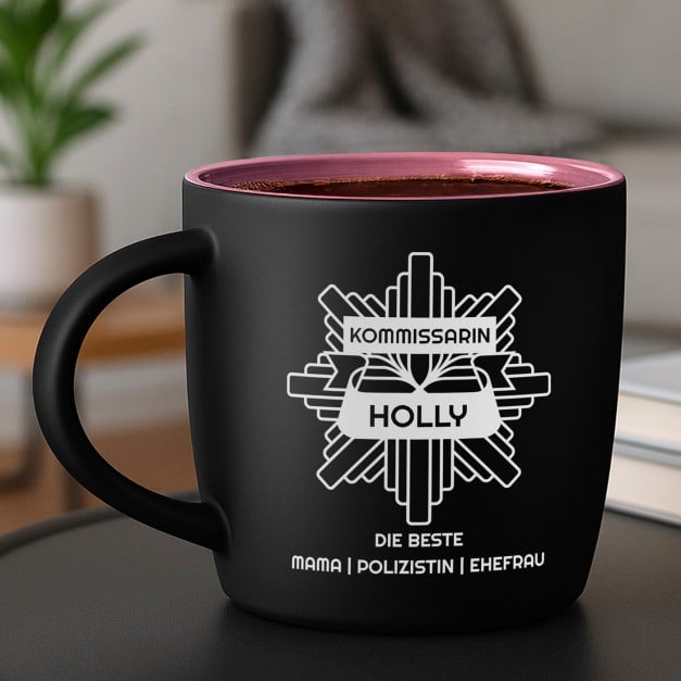 Keramikbecher mit Gravur Schwarz/Matt und Pink für eine Polizistin