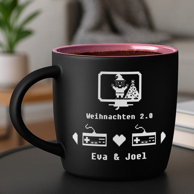 Keramikbecher mit Gravur Schwarz/Matt und Pink für ein Gamerpaar zu Weihnachten