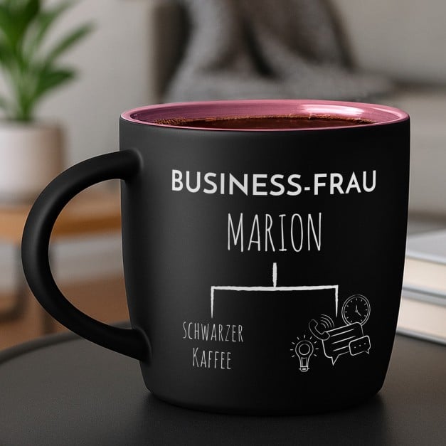 Keramikbecher mit Gravur Schwarz/Matt und Pink für eine Chefin zum Arbeitsjubiläum, Geburtstag