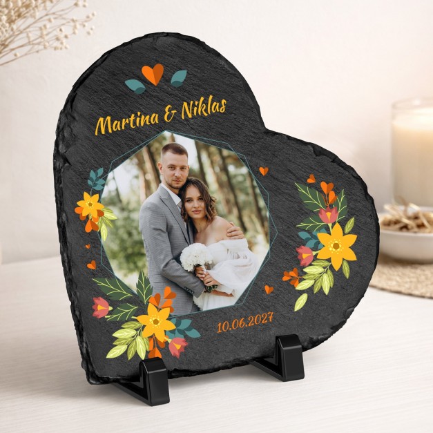 Herzförmige Schieferplatte mit Aufdruck für ein Liebespaar zur Hochzeit