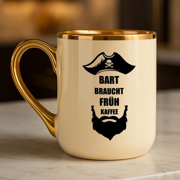 Kaffeebecher mit Goldakzenten und Aufdruck für einen Bartträger
