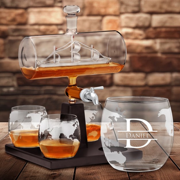 Whisky Karaffe in Schiffsform mit 4 Gläsern für einen Whiskyfan zum Jubiläum