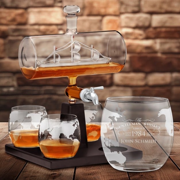 Whisky Karaffe in Schiffsform mit 4 Gläsern für einen echten Gentleman zum Geburtstag
