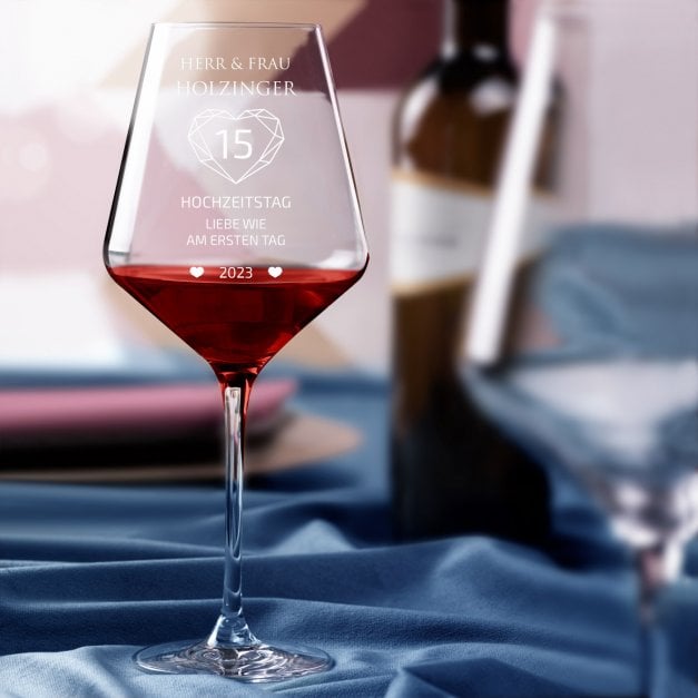Avant-Garde Weinglas mit Gravur für ein Paar zum 15. Hochzeitstag