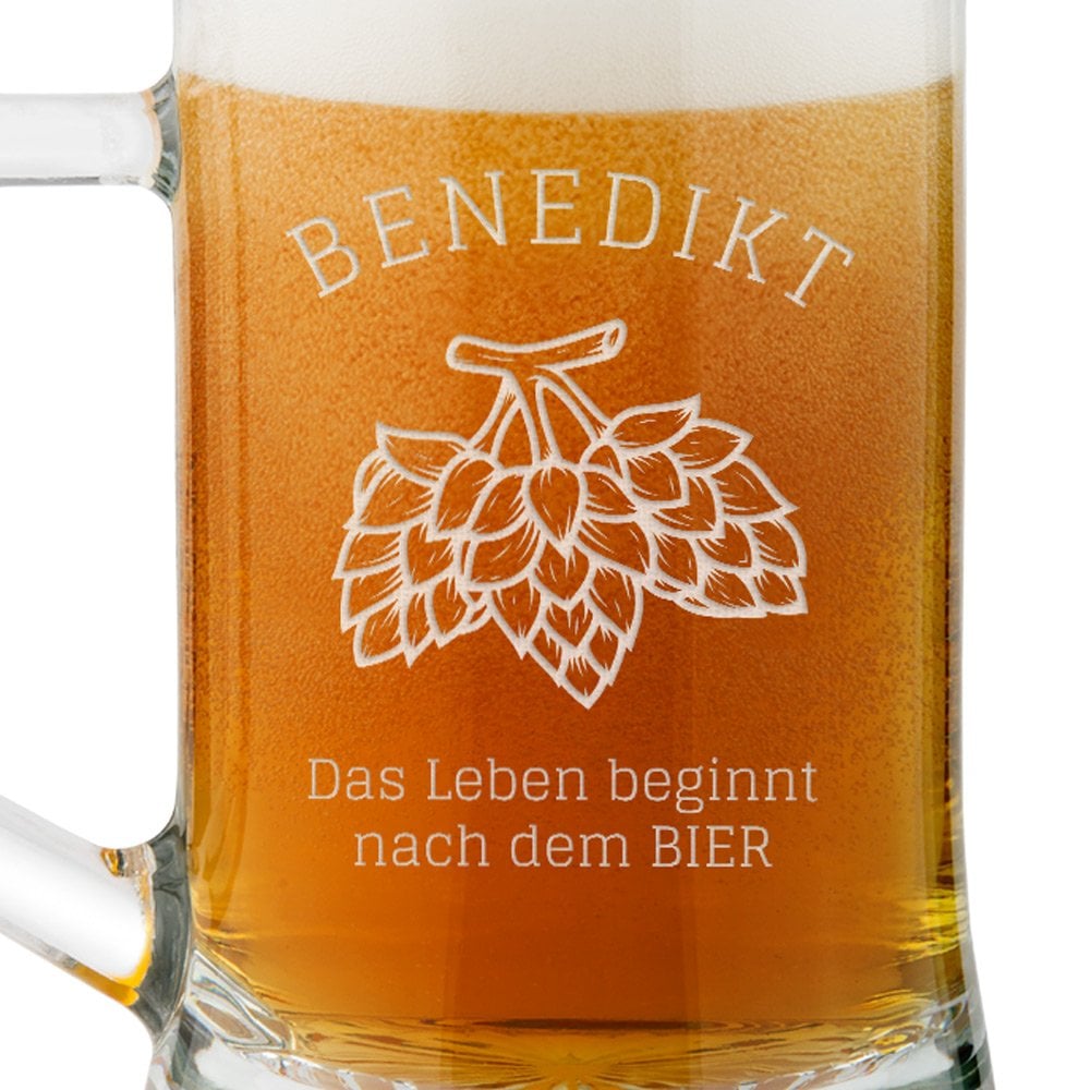 Bierkrug aus Glas mit Gravur für einen Bierconnoisseur