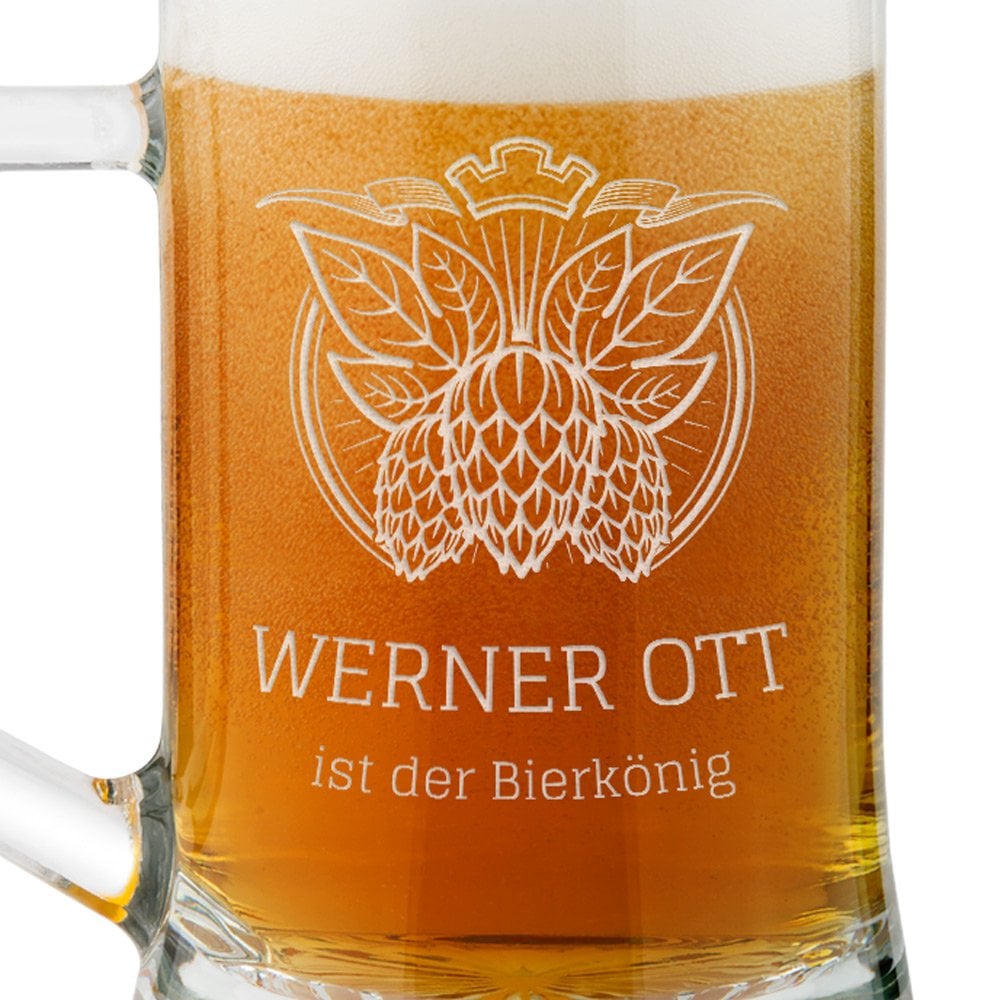 Bierkrug aus Glas mit Gravur für einen Bierkenner
