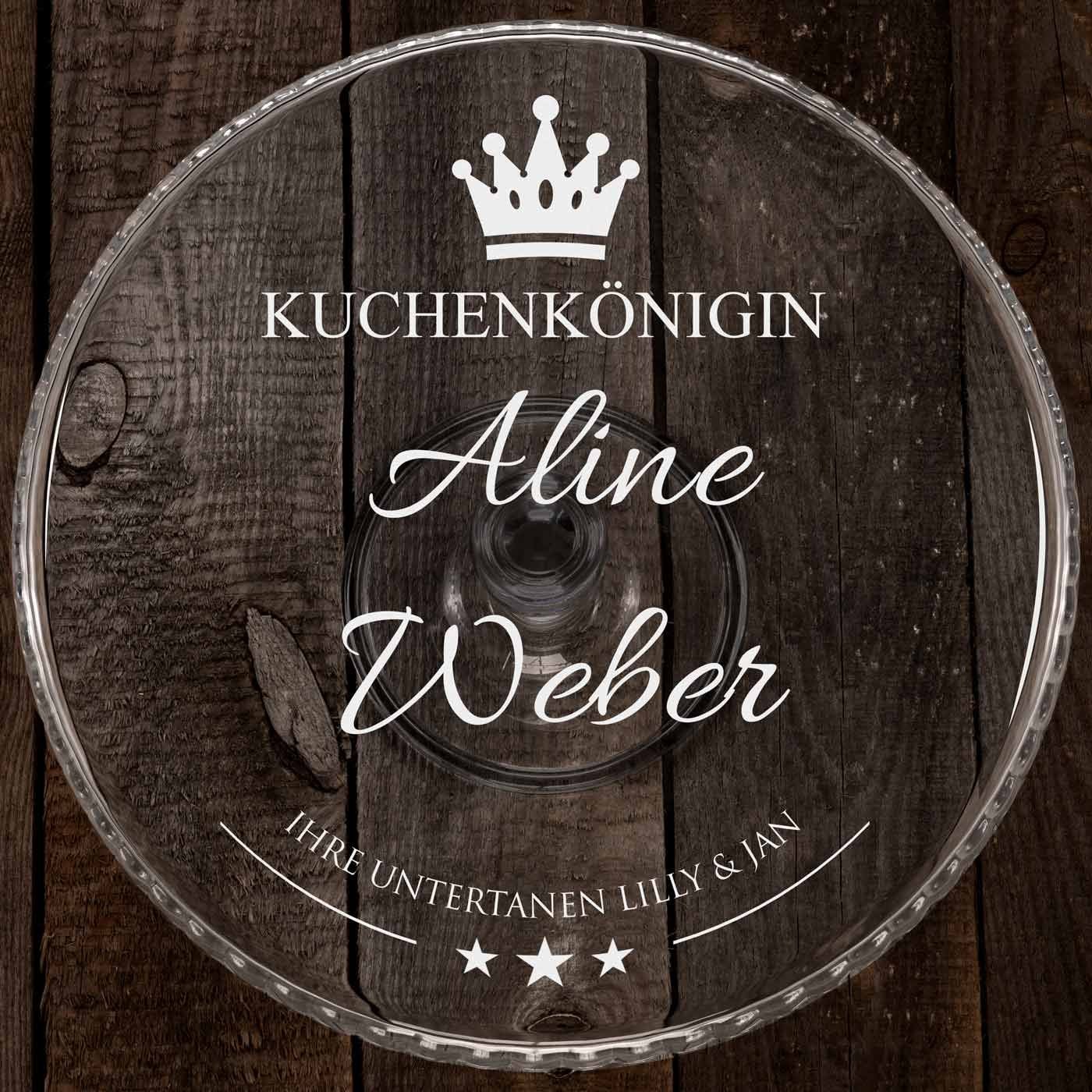 Kuchenplatte aus Glas mit Gravur für eine Konditorin