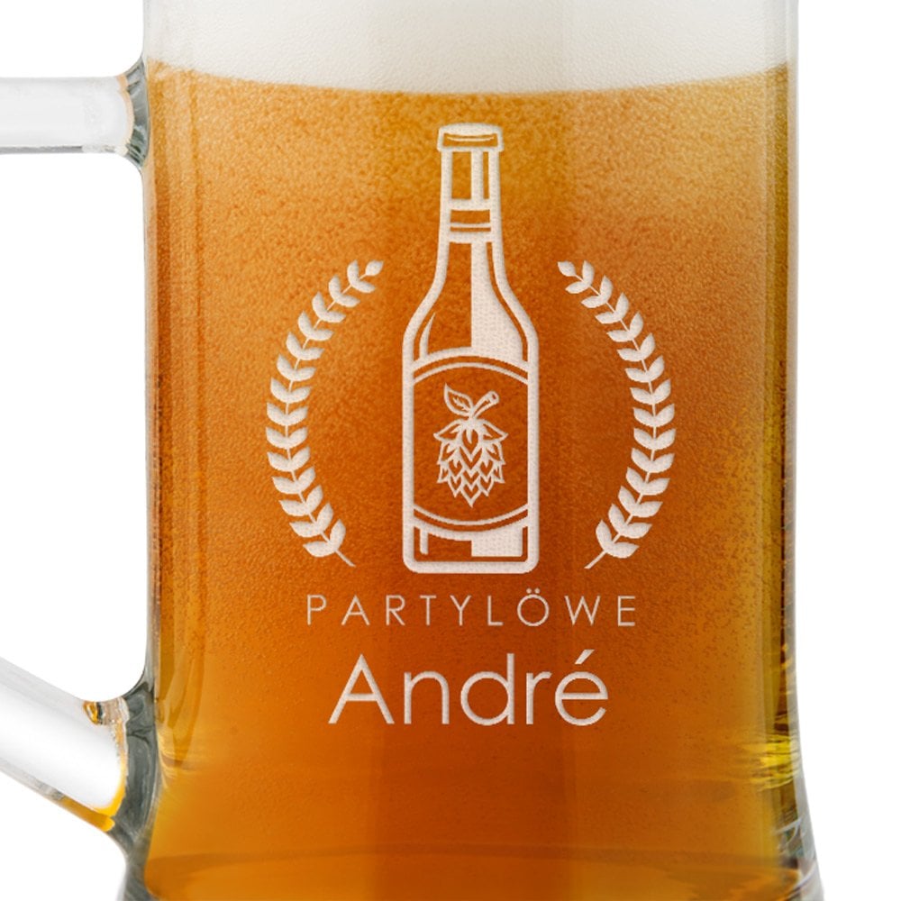 Bierkrug aus Glas mit Gravur für einen Partymenschen