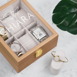 Hellbraune Uhrenbox mit Gravur für Ihre Freundin, Trauzeugin als Dankeschön