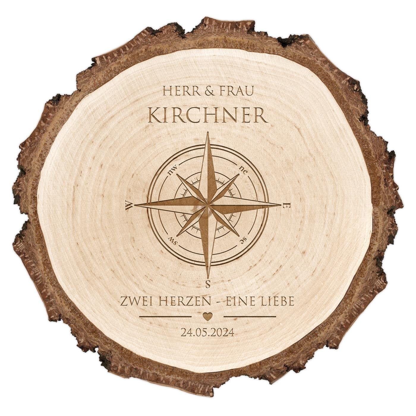 Holzscheibe mit Gravur für ein Reisepärchen zur Hochzeit