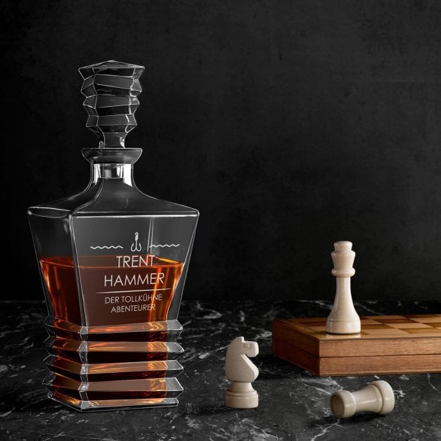 Geometric Whisky Karaffe mit Gravur für einen Reisebegeisterten Segler
