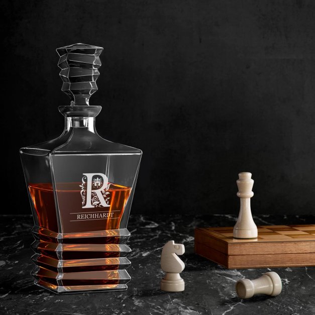 Geometric Whisky Karaffe mit Gravur Initiale für einen Whiskygenießer