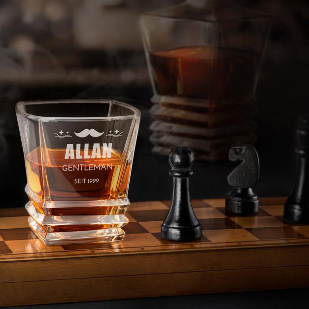 Geometric Whisky Glas mit Gravur für einen Gentleman zu Weihnachten