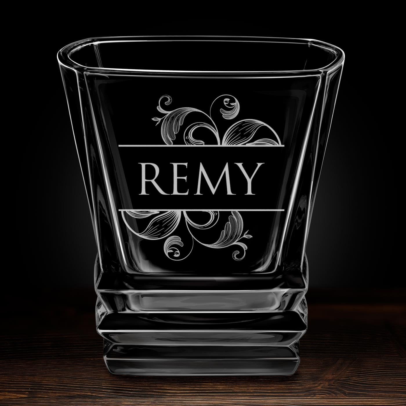 Geometric Whisky Glas mit Gravur für sie zum Jubiläum