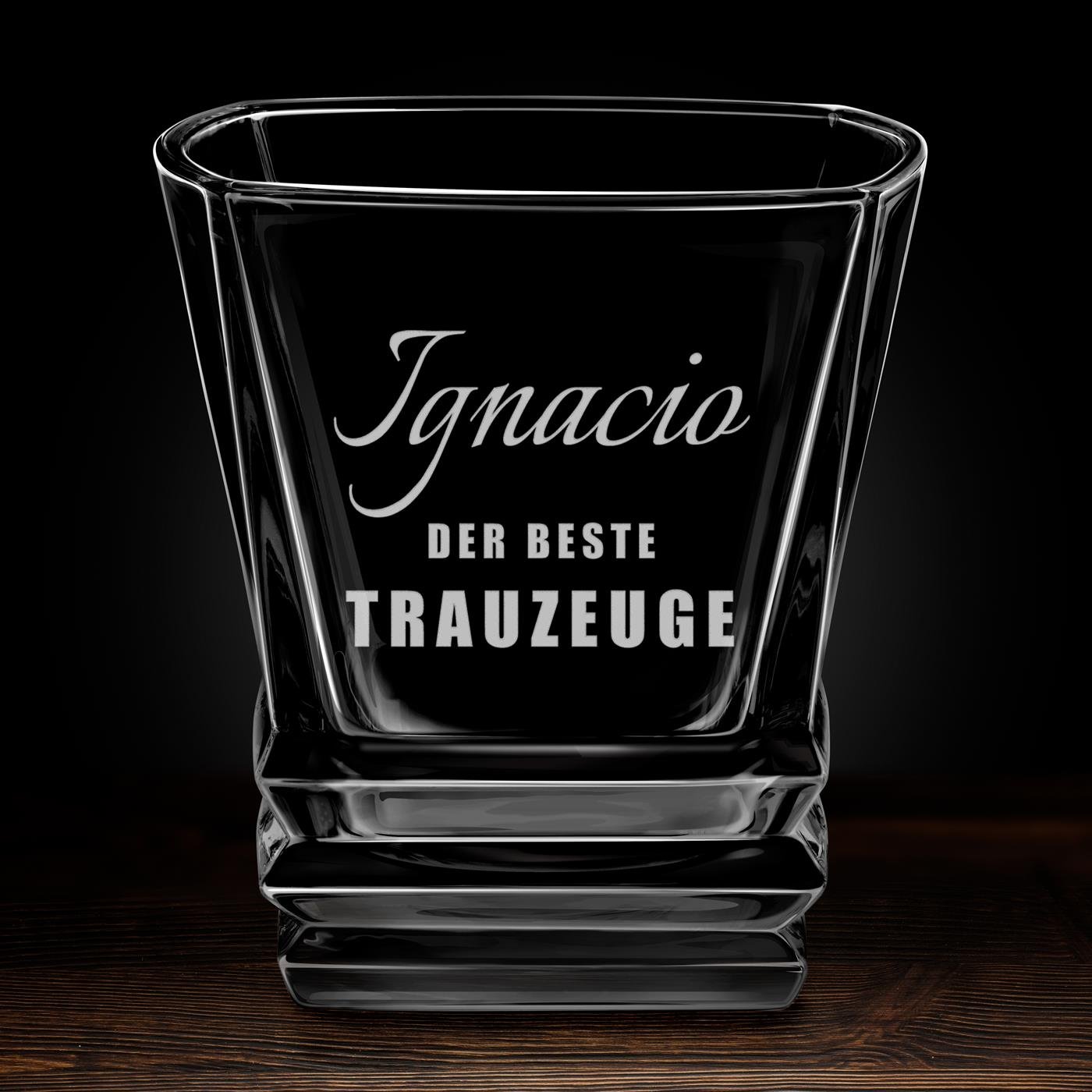 Geometric Whisky Glas mit Gravur für Ihren Trauzeugen als Hochzeits-Dankeschön